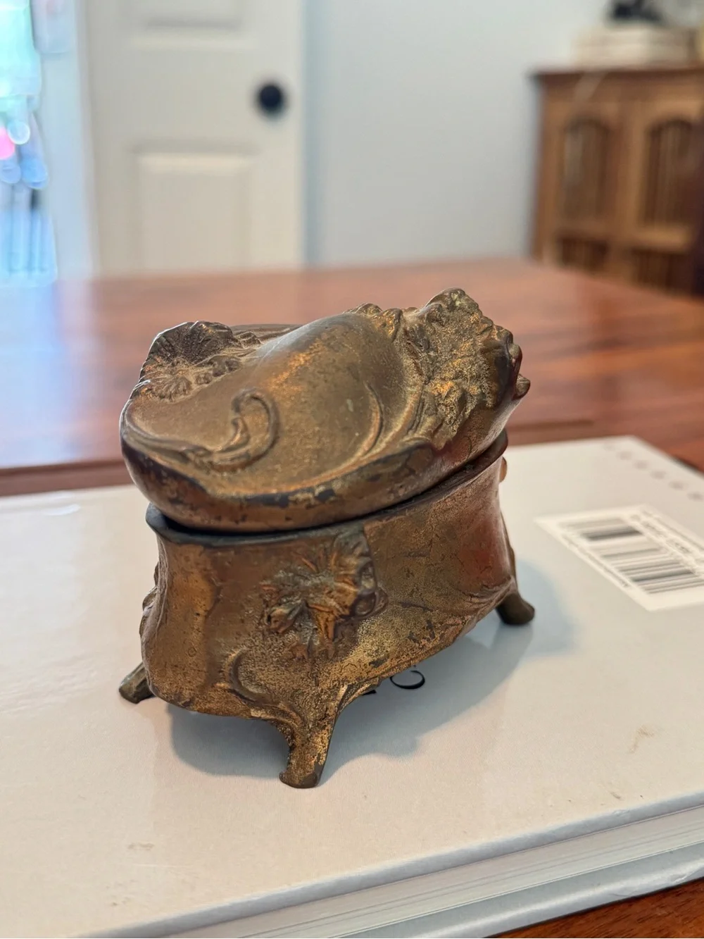 Vintage 1960S Metal Gilded Trinket Box antique jewelry casket